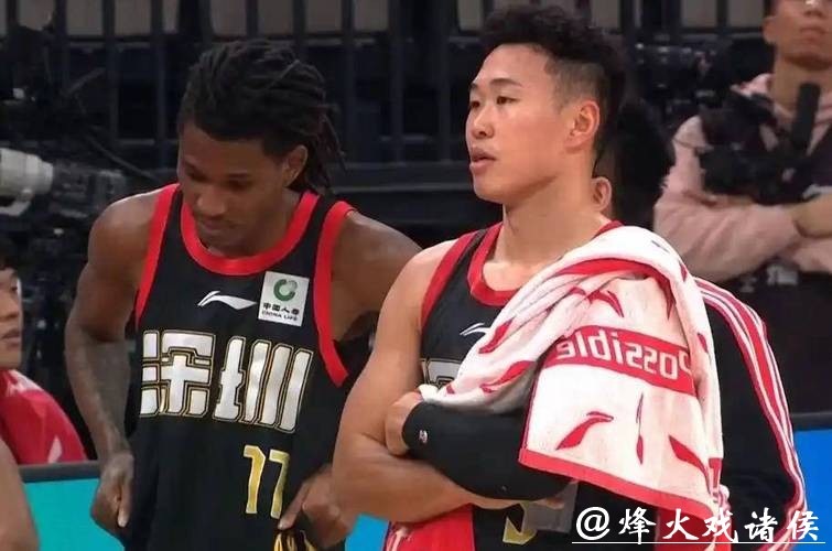 疯狂对抗惊爆全场！深圳怒斩山西，前冠军球队遭遇18连败